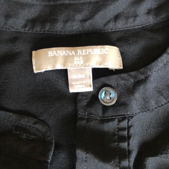 BANANA REPUBLIC silk blouse. - Picture 2 of 3